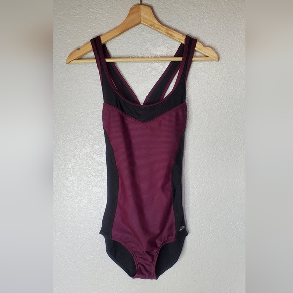 Speedo Potent Purple & Black One Pece Competitive Swimsuit size Small - Picture 2 of 5
